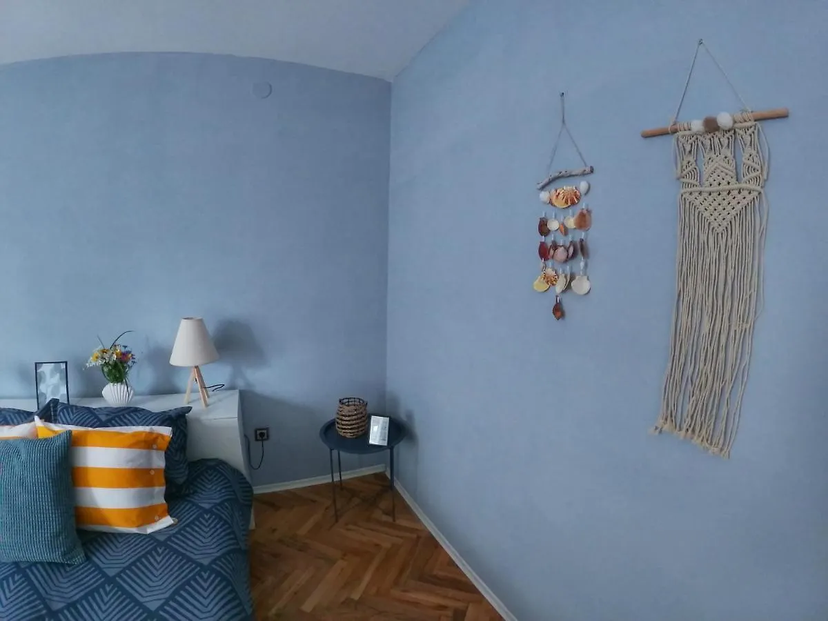 Into The Blue, 4 Guests, 5 Min Away From The Beach Warna