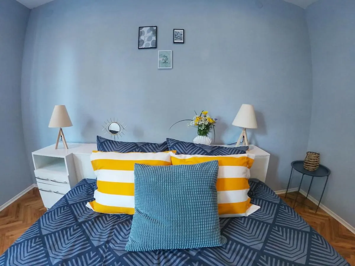 Apartment Into The Blue, 4 Guests, 5 Min Away From The Beach Warna